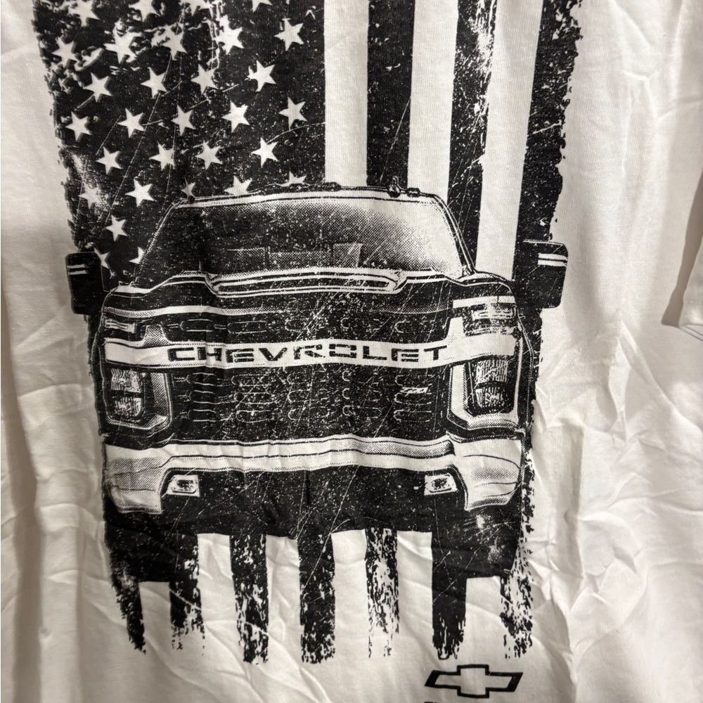 NWOT Gildan Heavy Cotton Chevy shirt. Mens xl